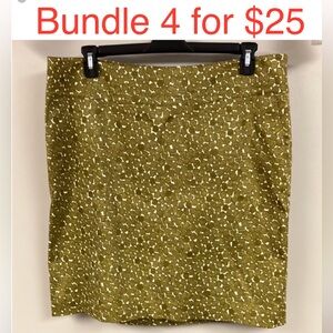 8/20    Merona pencil skirt 16 xl greenish gold and white
